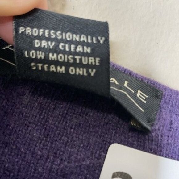 NWOT Mark Shale Purple 100% Cashmere V-Neck Sweater Men Size Medium Pullover - Picture 3 of 8
